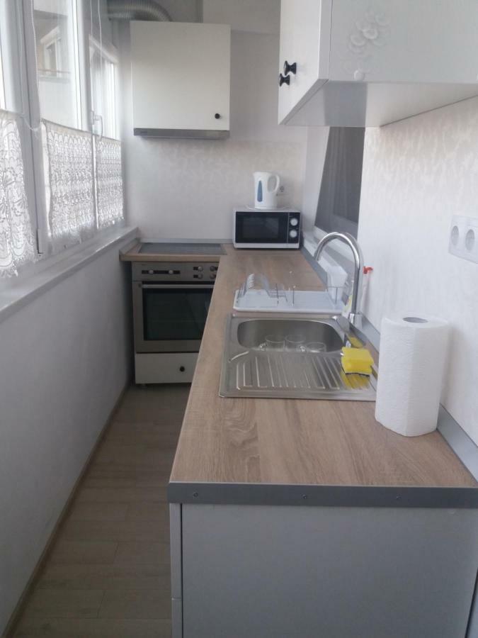 Juli'S Apartment Орадя Экстерьер фото